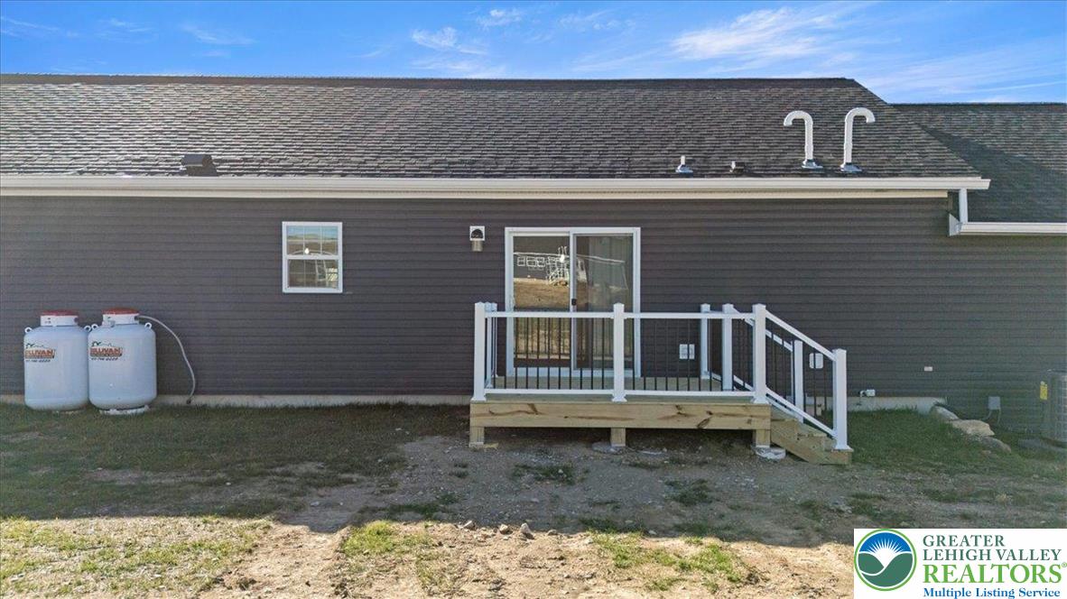 1410 Heytesbury Road Walnutport, PA 18088 - Photo 32 of 32