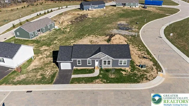 $262,240 | 1410 Heytesbury Road, Walnutport, PA 18088