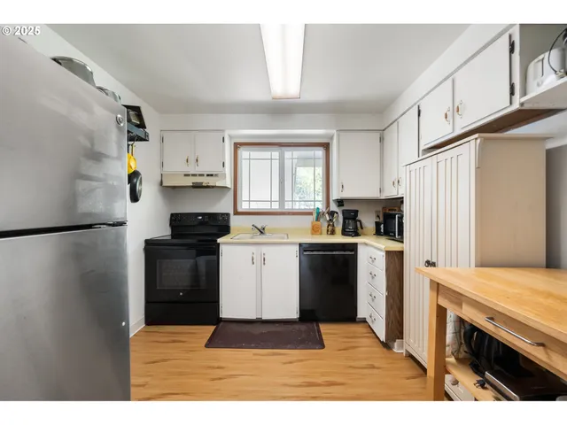 $240,000 | 29700 Southwest Courtside Drive, Unit 40, Wilsonville, OR 97070