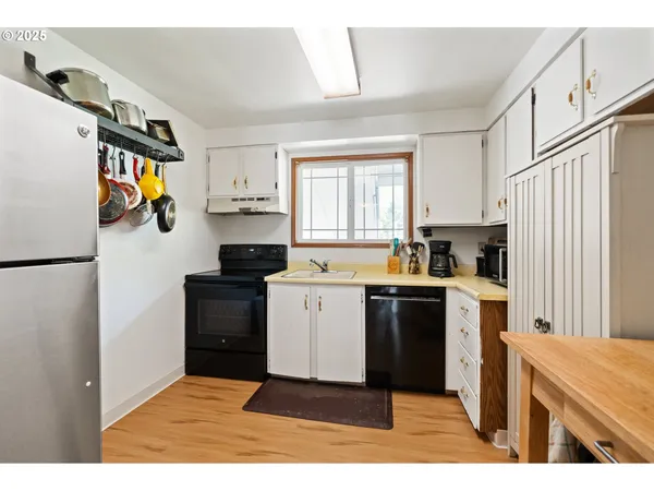 $240,000 | 29700 Southwest Courtside Drive, Unit 40, Wilsonville, OR 97070