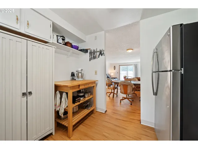 $240,000 | 29700 Southwest Courtside Drive, Unit 40, Wilsonville, OR 97070