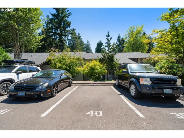 $240,000 | 29700 Southwest Courtside Drive, Unit 40, Wilsonville, OR 97070