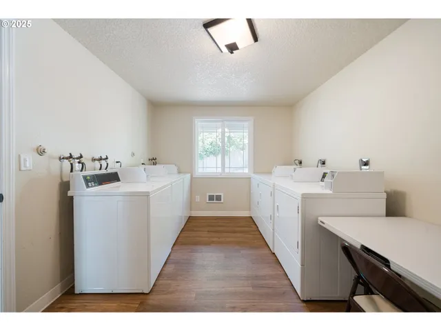 $240,000 | 29700 Southwest Courtside Drive, Unit 40, Wilsonville, OR 97070