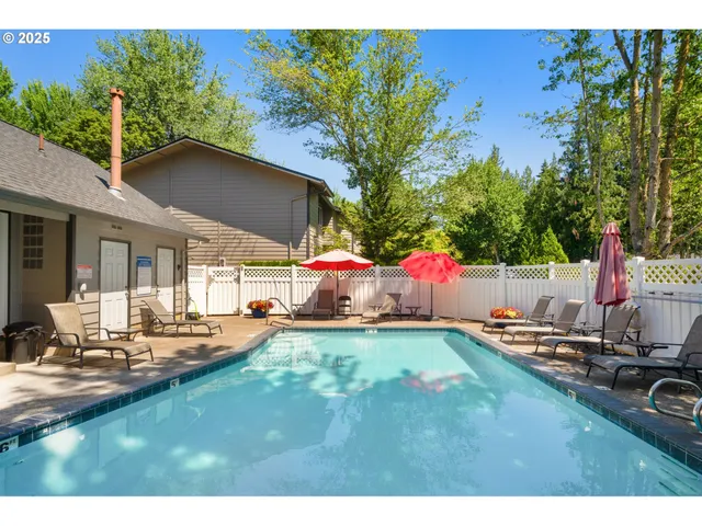 $240,000 | 29700 Southwest Courtside Drive, Unit 40, Wilsonville, OR 97070