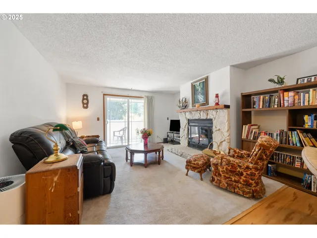 $240,000 | 29700 Southwest Courtside Drive, Unit 40, Wilsonville, OR 97070