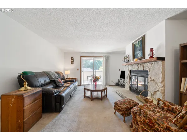 $240,000 | 29700 Southwest Courtside Drive, Unit 40, Wilsonville, OR 97070