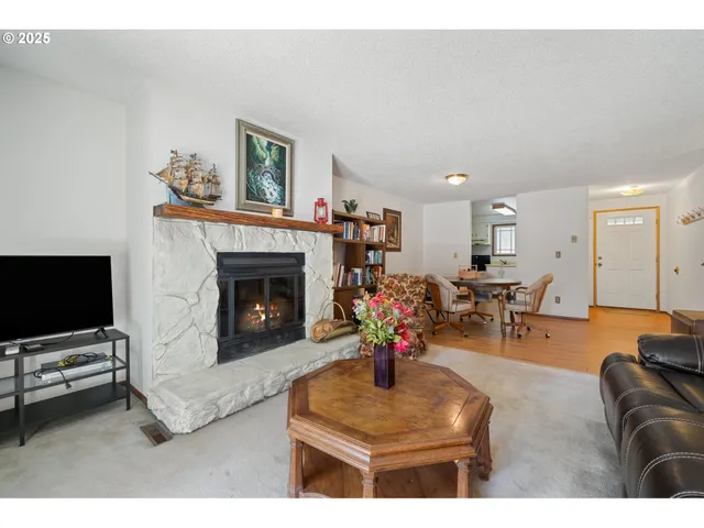 $240,000 | 29700 Southwest Courtside Drive, Unit 40, Wilsonville, OR 97070