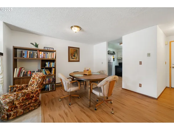$240,000 | 29700 Southwest Courtside Drive, Unit 40, Wilsonville, OR 97070