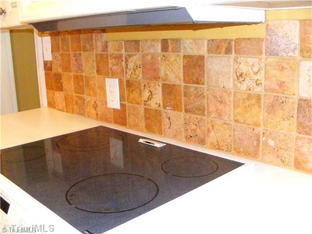 2206 Lane Road Greensboro, NC 27408 - Photo 5 of 13 Kitchen.