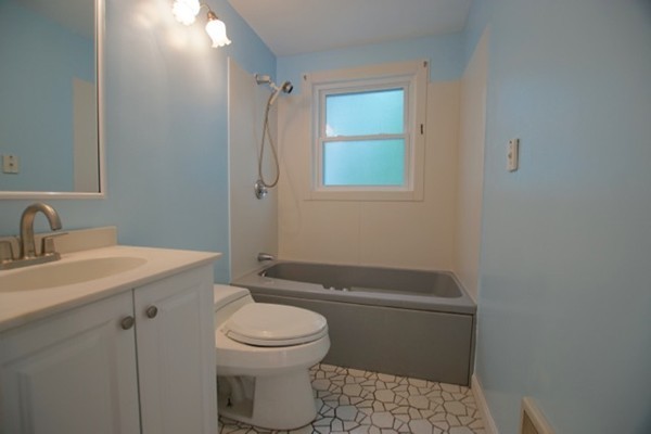 126 Den Quarry Road Lynn, MA 01904 - Photo 13 of 29 Gallery Image 13