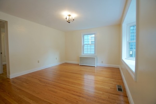 126 Den Quarry Road Lynn, MA 01904 - Photo 10 of 29 Gallery Image 10