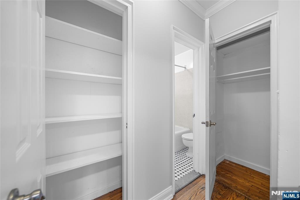 90 Tracey Place, Unit I1 Englewood, NJ 07631 - Photo 18 of 21 a bathroom with a toilet