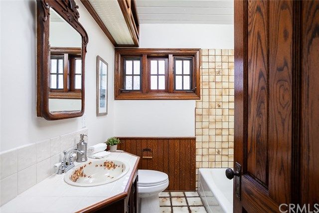 $1,225,000 | 416 East 19th Street, Costa Mesa, CA 92627