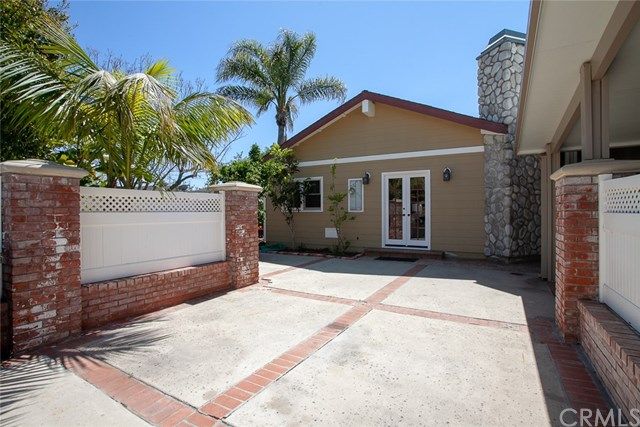 $1,225,000 | 416 East 19th Street, Costa Mesa, CA 92627