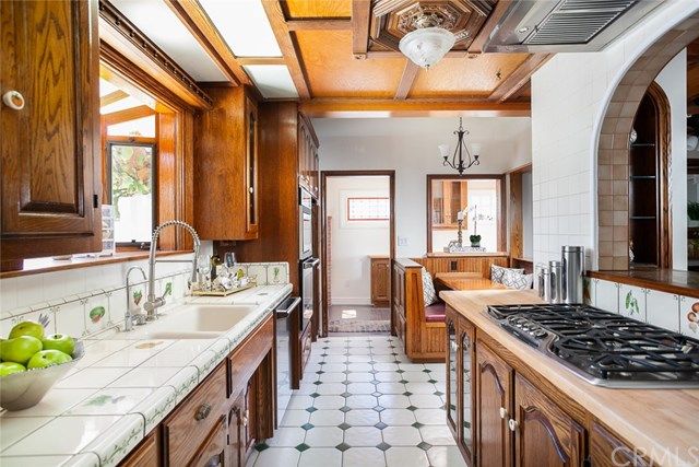 $1,225,000 | 416 East 19th Street, Costa Mesa, CA 92627