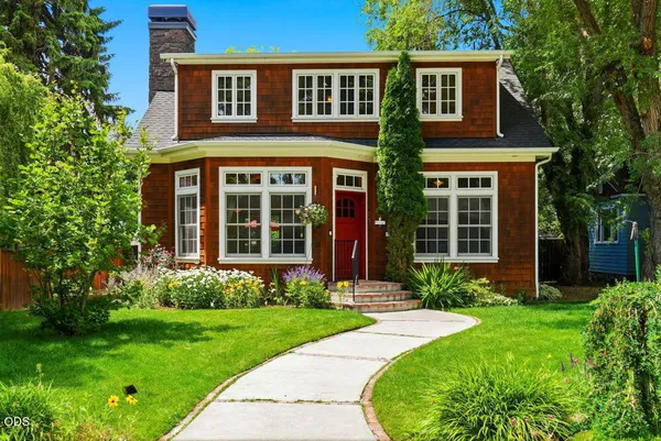 $2,095,000 | 425 Northwest State Street, Bend, OR 97703