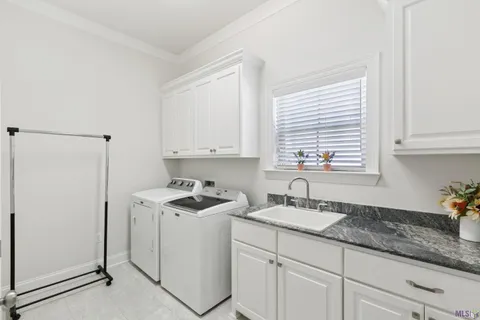 $575,000 | 37357 Whispering Hollow Avenue, Prairieville, LA 70769