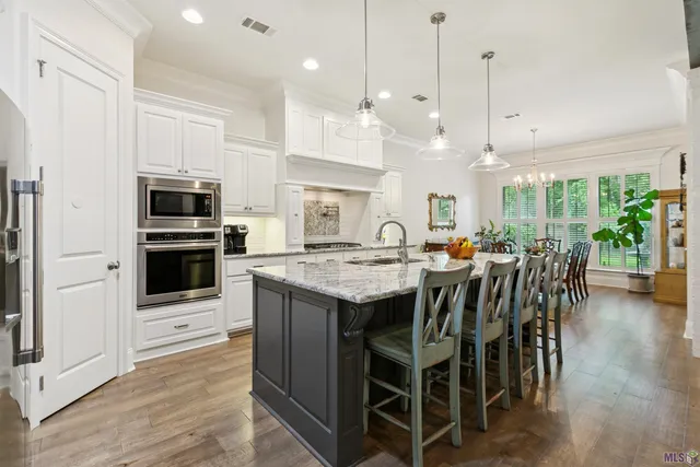 $565,000 | 37357 Whispering Hollow Avenue, Prairieville, LA 70769