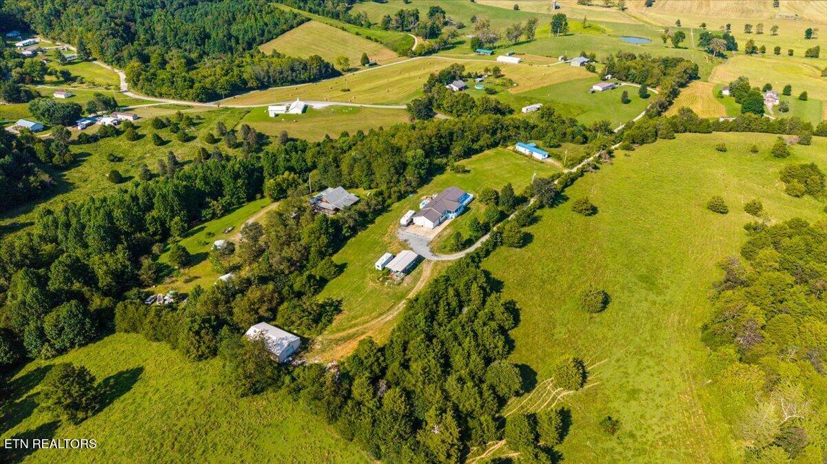 289 Carr Gap Road Speedwell, TN 37870 - Photo 6 of 60 04-289 Carr Gap Rd