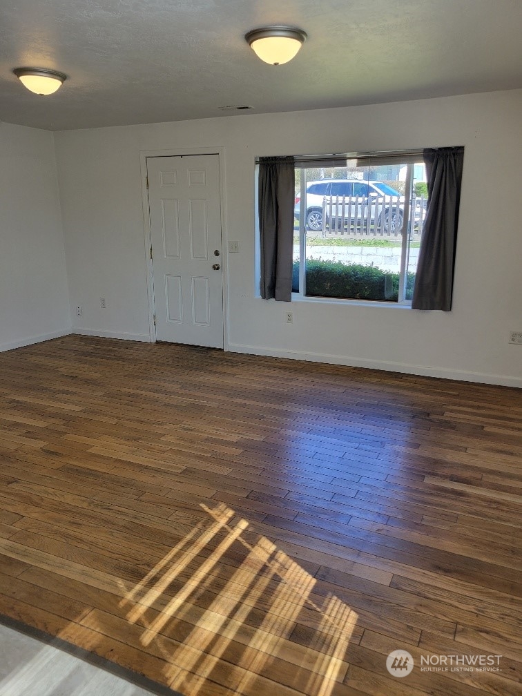 1027 Walnut Street Bremerton, WA 98310 - Photo 16 of 24 Gallery Image 16
