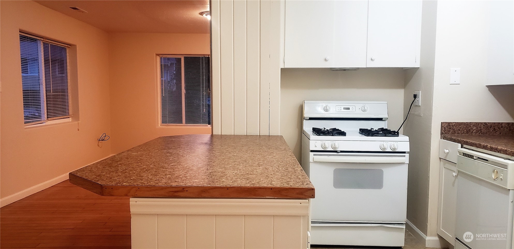 1027 Walnut Street Bremerton, WA 98310 - Photo 6 of 24 Gallery Image 6