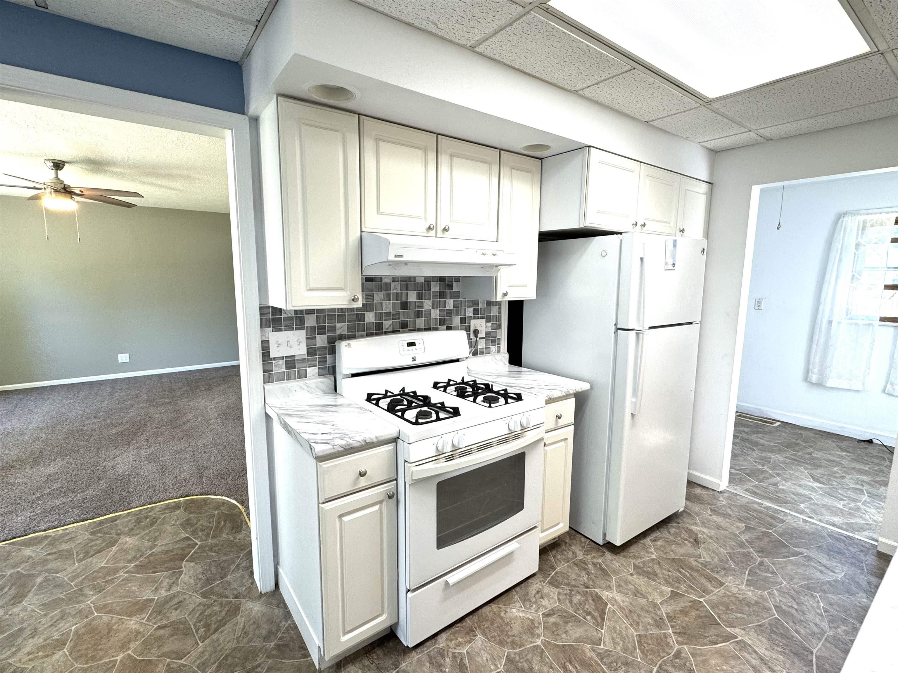 1214 Jackson Boulevard Rochester, IN 46975 - Photo 6 of 20
