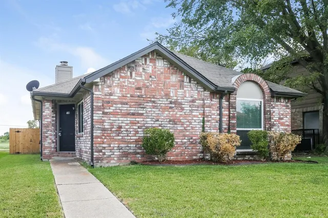 $2,015 | 1144 Paintbrush Street, Mesquite, TX 75149