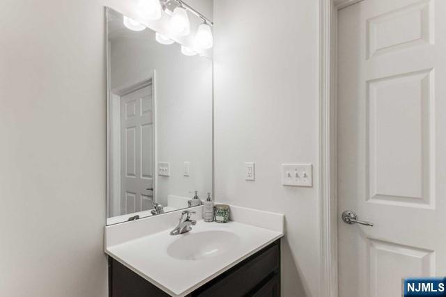 22 Veterans Drive Wood-Ridge, NJ 07075 - Photo 18 of 49