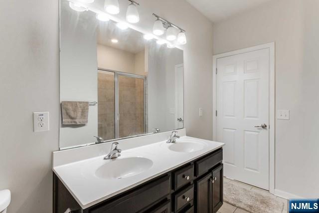 22 Veterans Drive Wood-Ridge, NJ 07075 - Photo 30 of 49