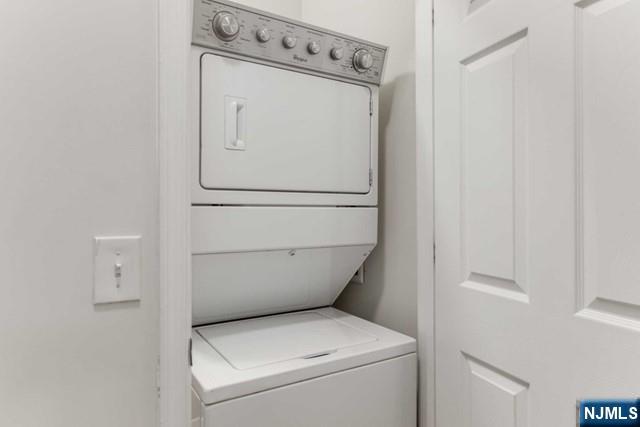 22 Veterans Drive Wood-Ridge, NJ 07075 - Photo 34 of 49