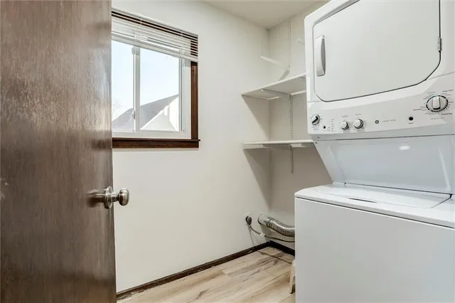 $275,000 | 3220 Creekwood Drive, Lawrence, KS 66049