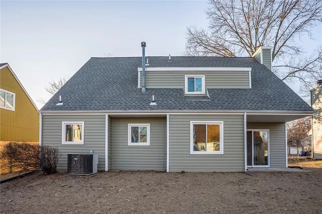 $275,000 | 3220 Creekwood Drive, Lawrence, KS 66049