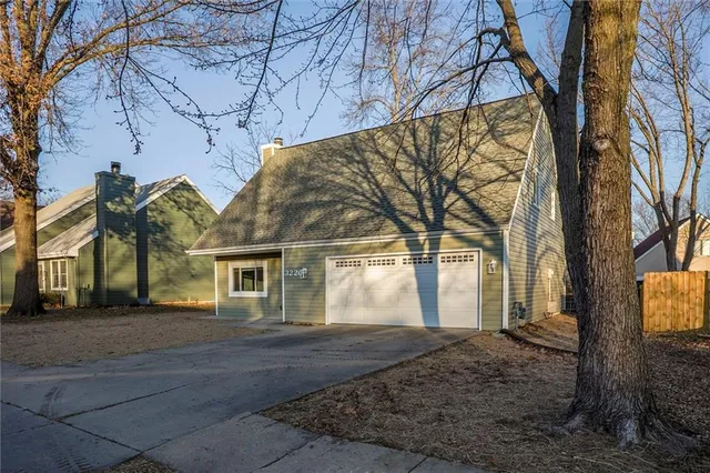 $275,000 | 3220 Creekwood Drive, Lawrence, KS 66049