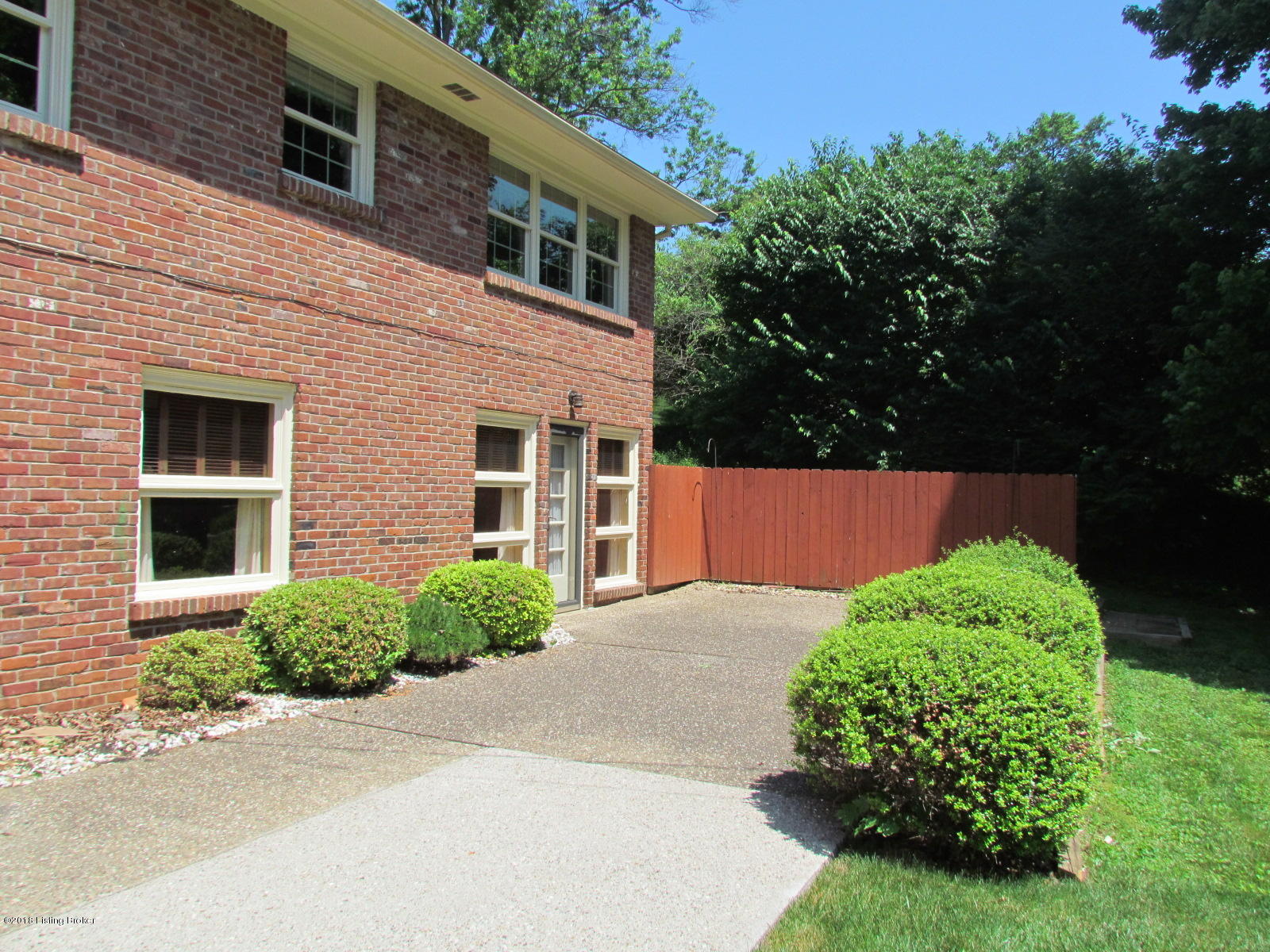517 Indian Ridge Road Louisville, KY 40207 - Photo 10 of 25 Walkout to a lovely patio