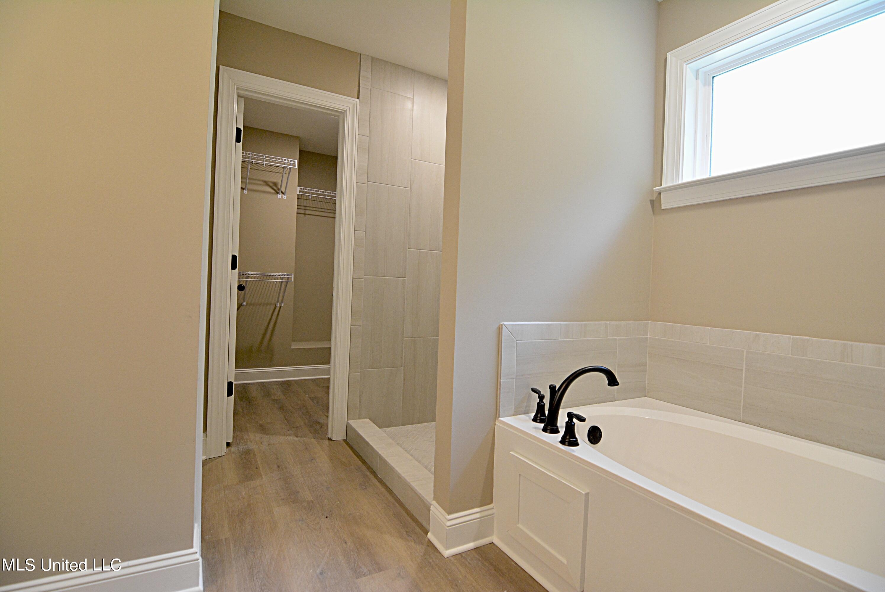 4810 Bluff Road Hernando, MS 38632 - Photo 12 of 27 Master Bath