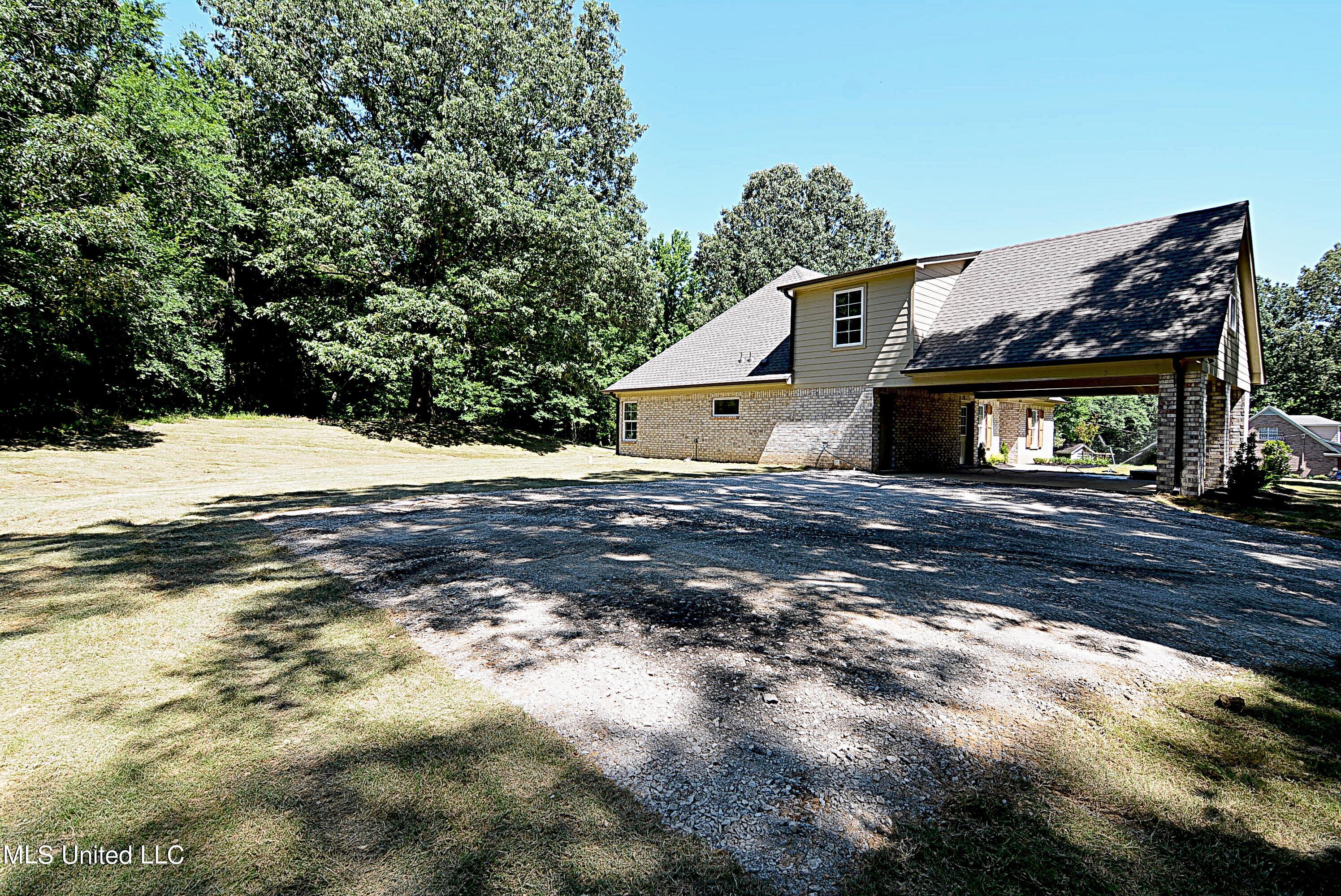 4810 Bluff Road Hernando, MS 38632 - Photo 27 of 27 Front North Side