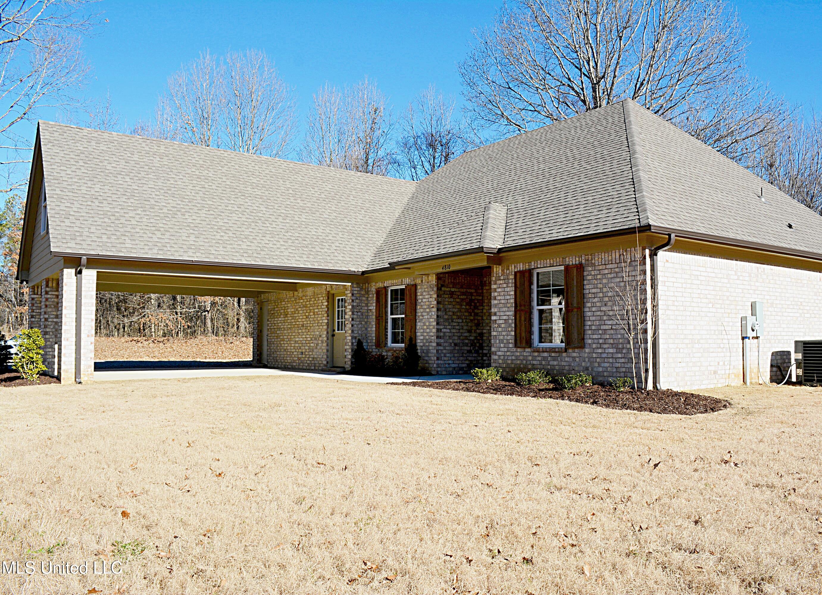 4810 Bluff Road Hernando, MS 38632 - Photo 4 of 27 Front from side