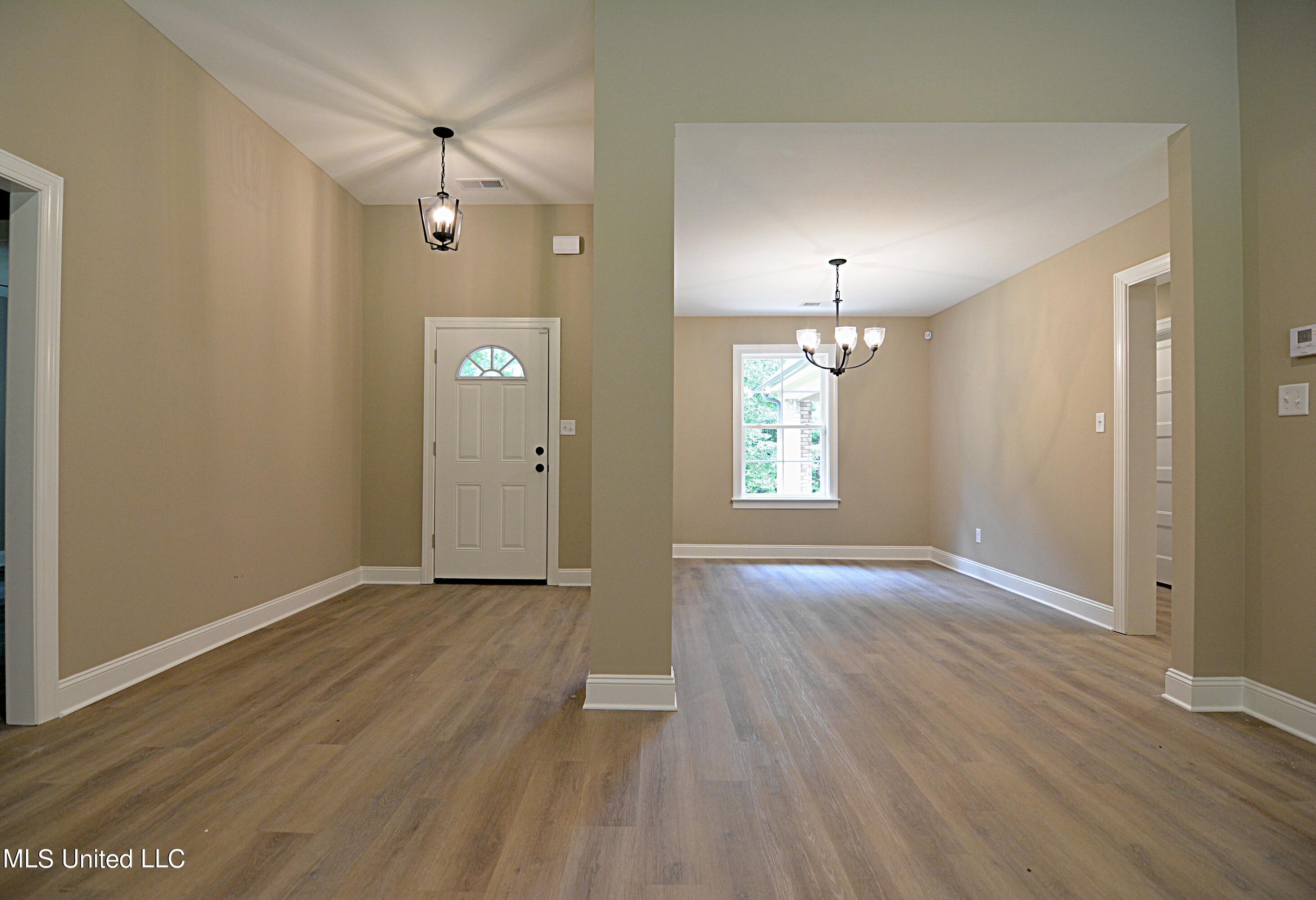 4810 Bluff Road Hernando, MS 38632 - Photo 7 of 27 Dining Room
