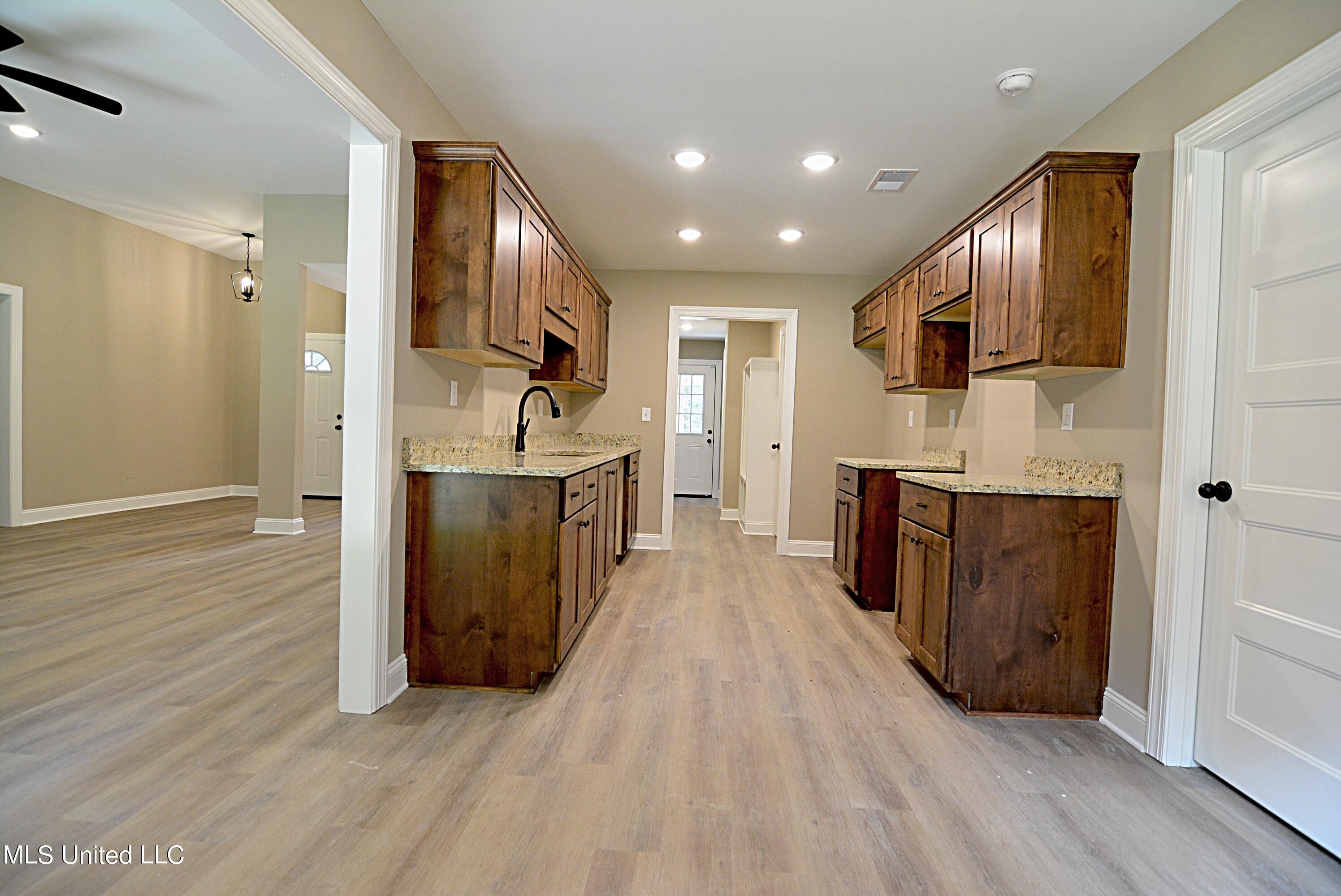 4810 Bluff Road Hernando, MS 38632 - Photo 8 of 27 Kitchen