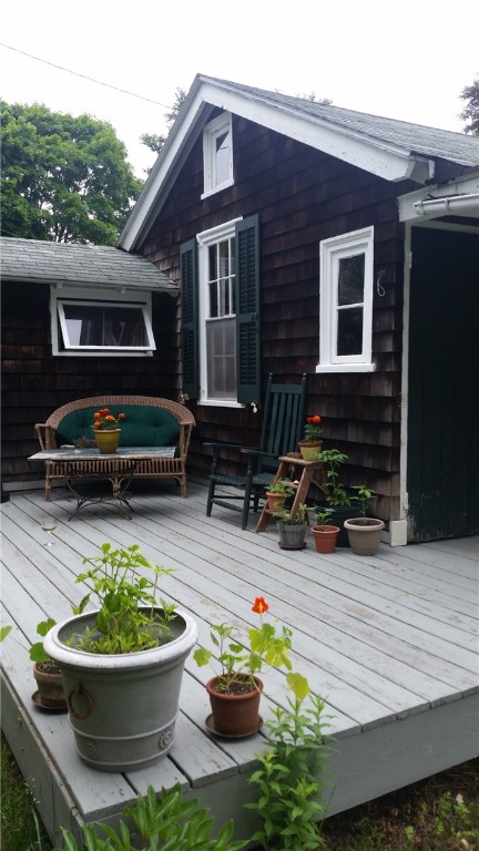 7 Calvert Place Jamestown, RI 02835 - Photo 3 of 15