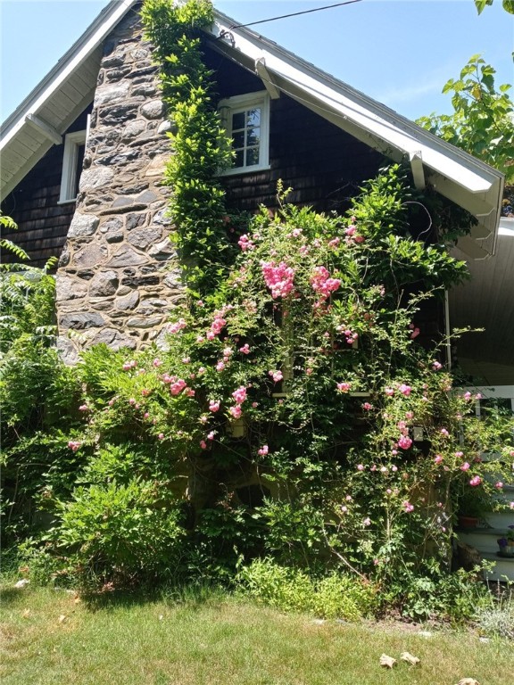 7 Calvert Place Jamestown, RI 02835 - Photo 5 of 15