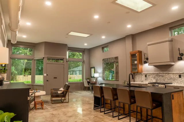 $3,500 | 612 West 8th Avenue, Tallahassee, FL 32303