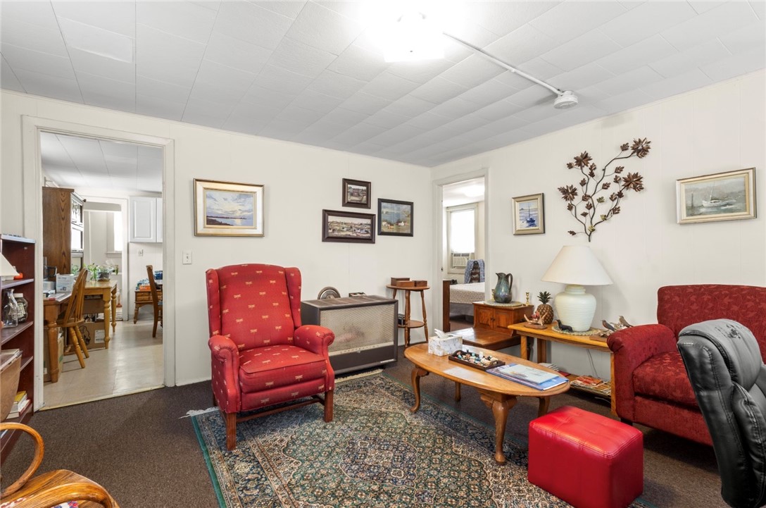 134 Duke Street East Greenwich, RI 02818 - Photo 10 of 36