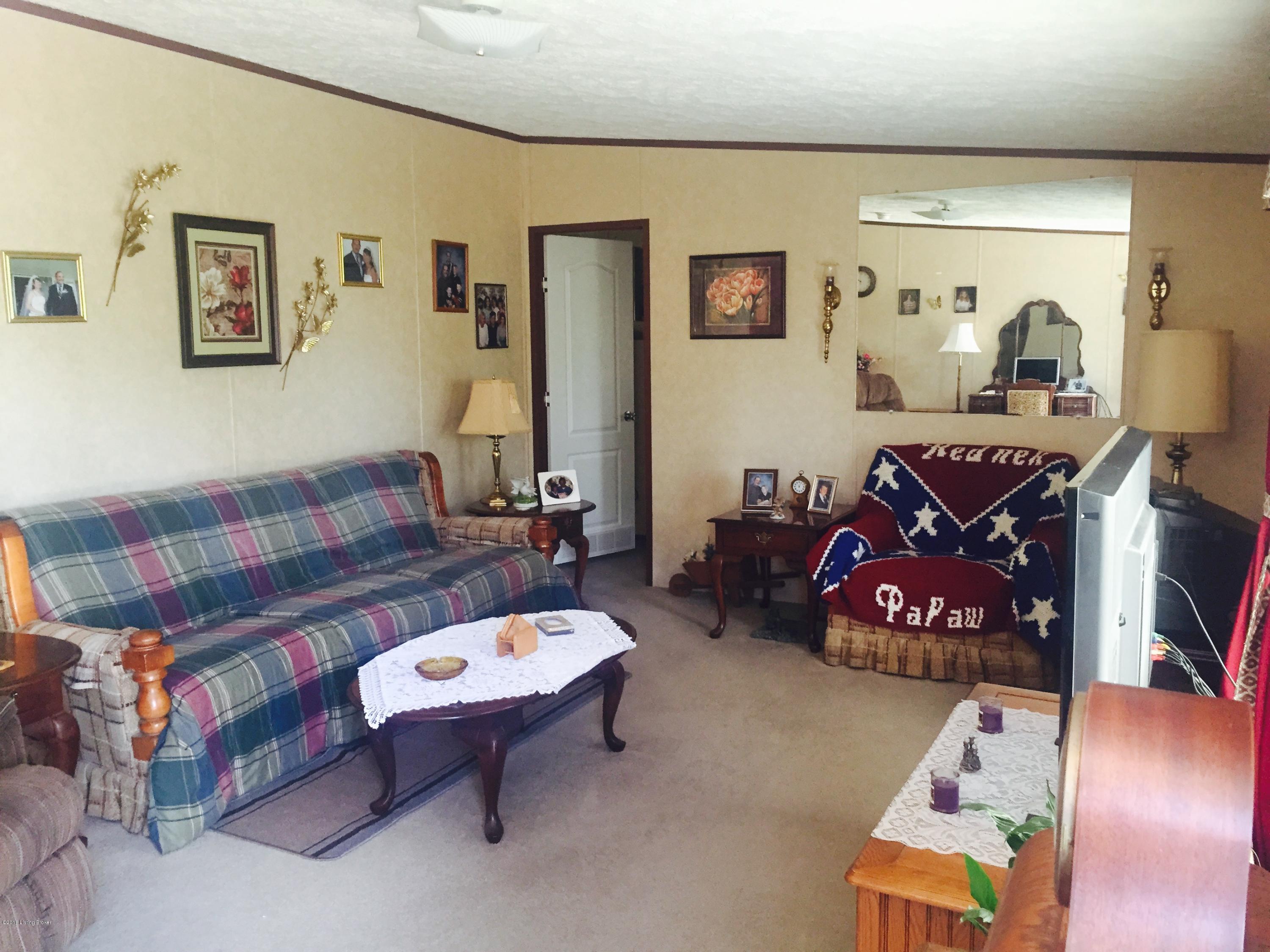 319 Houghlin Road Bloomfield, KY 40008 - Photo 2 of 23 FullSizeRender (26)