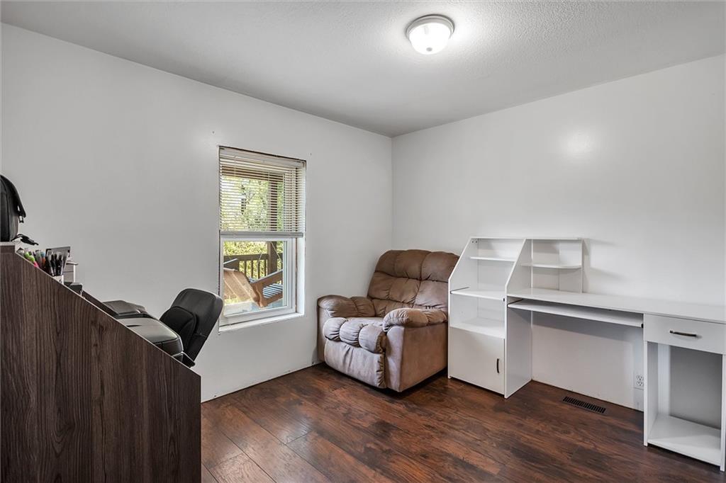98 McCarrell Road Hickory, PA 15340 - Photo 13 of 25 Gallery Image 13