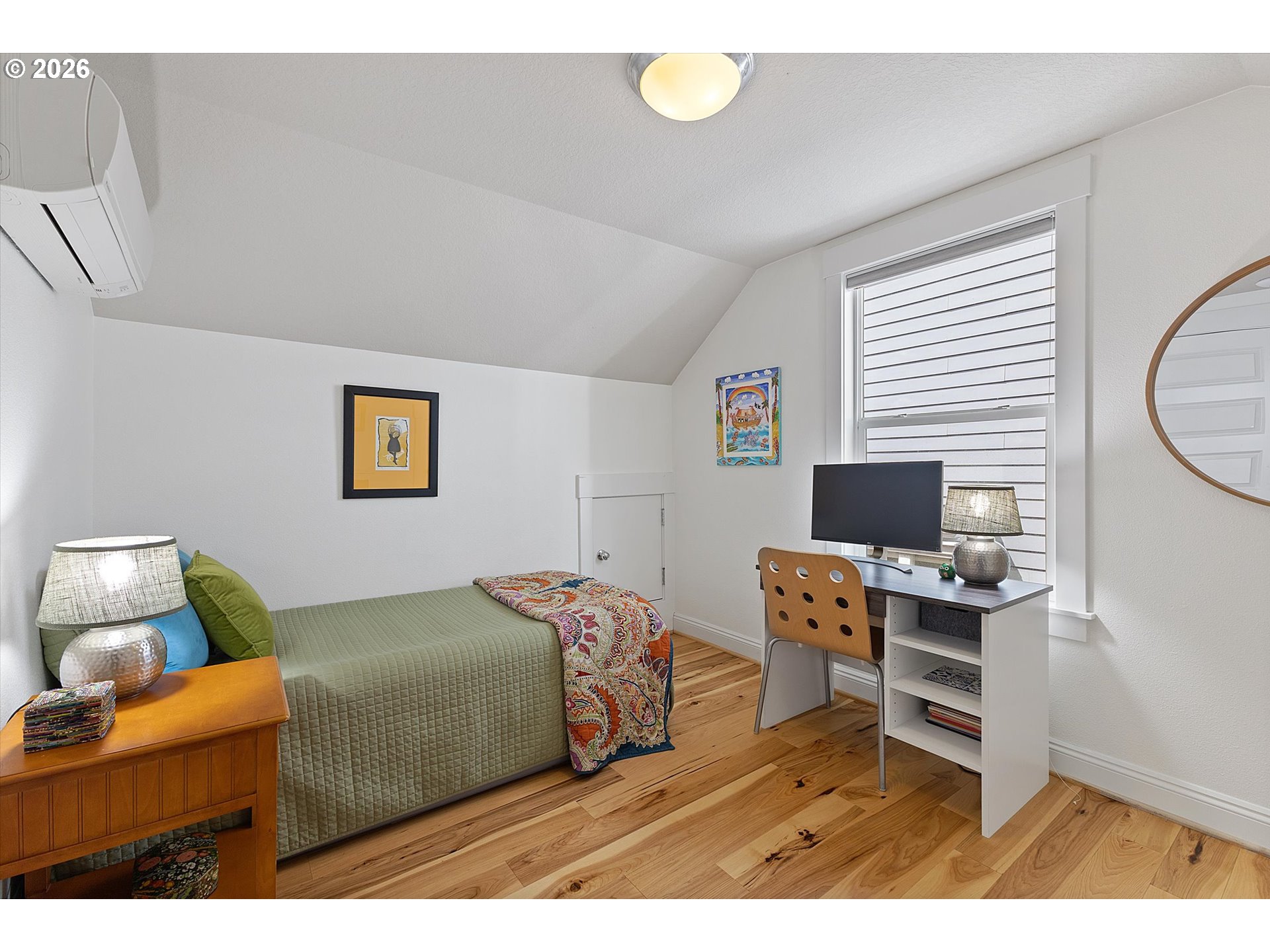 537 Southeast Spokane Street Portland, OR 97202 - Photo 20 of 48 Bedroom