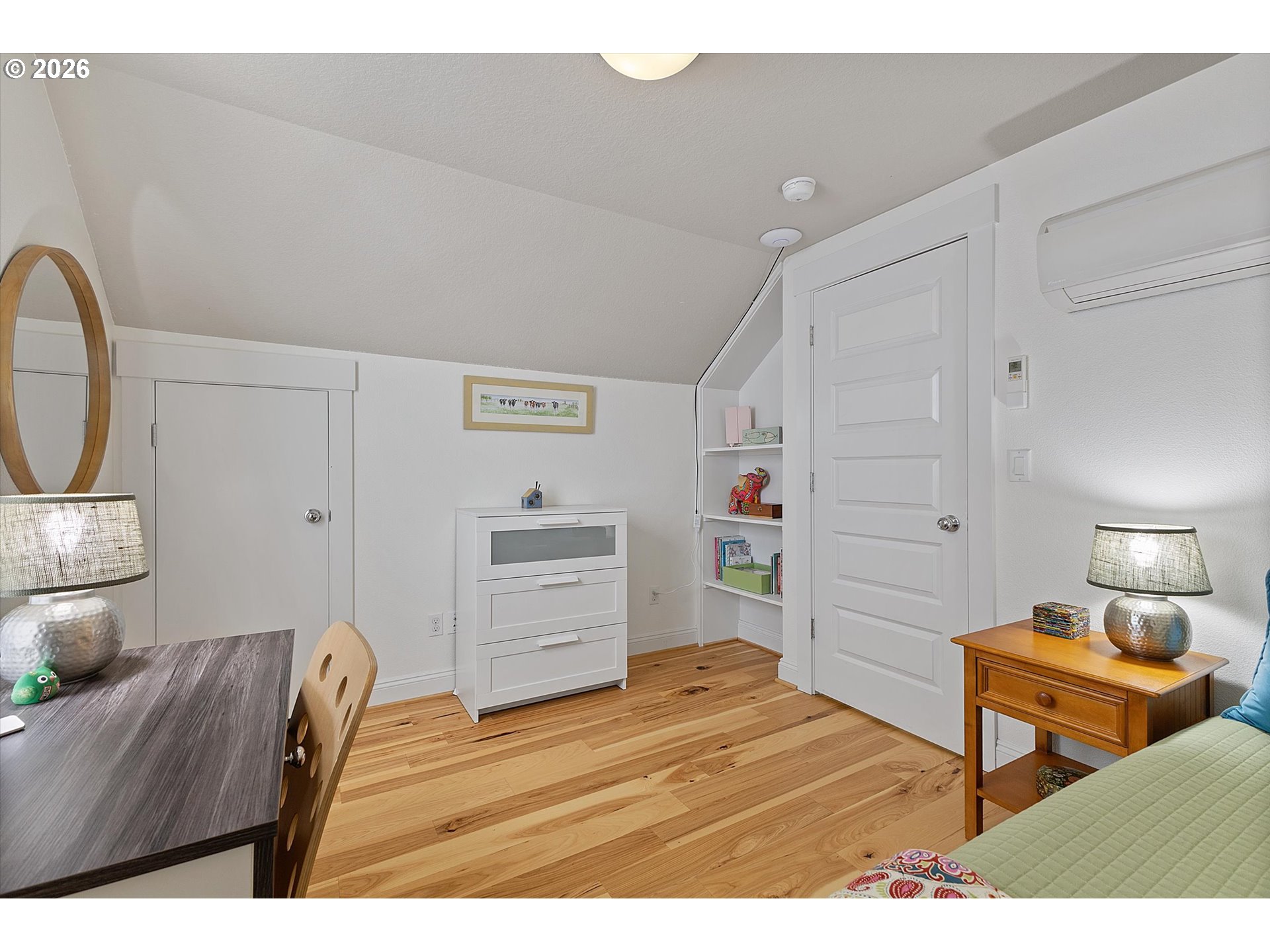 537 Southeast Spokane Street Portland, OR 97202 - Photo 21 of 48 Bedroom