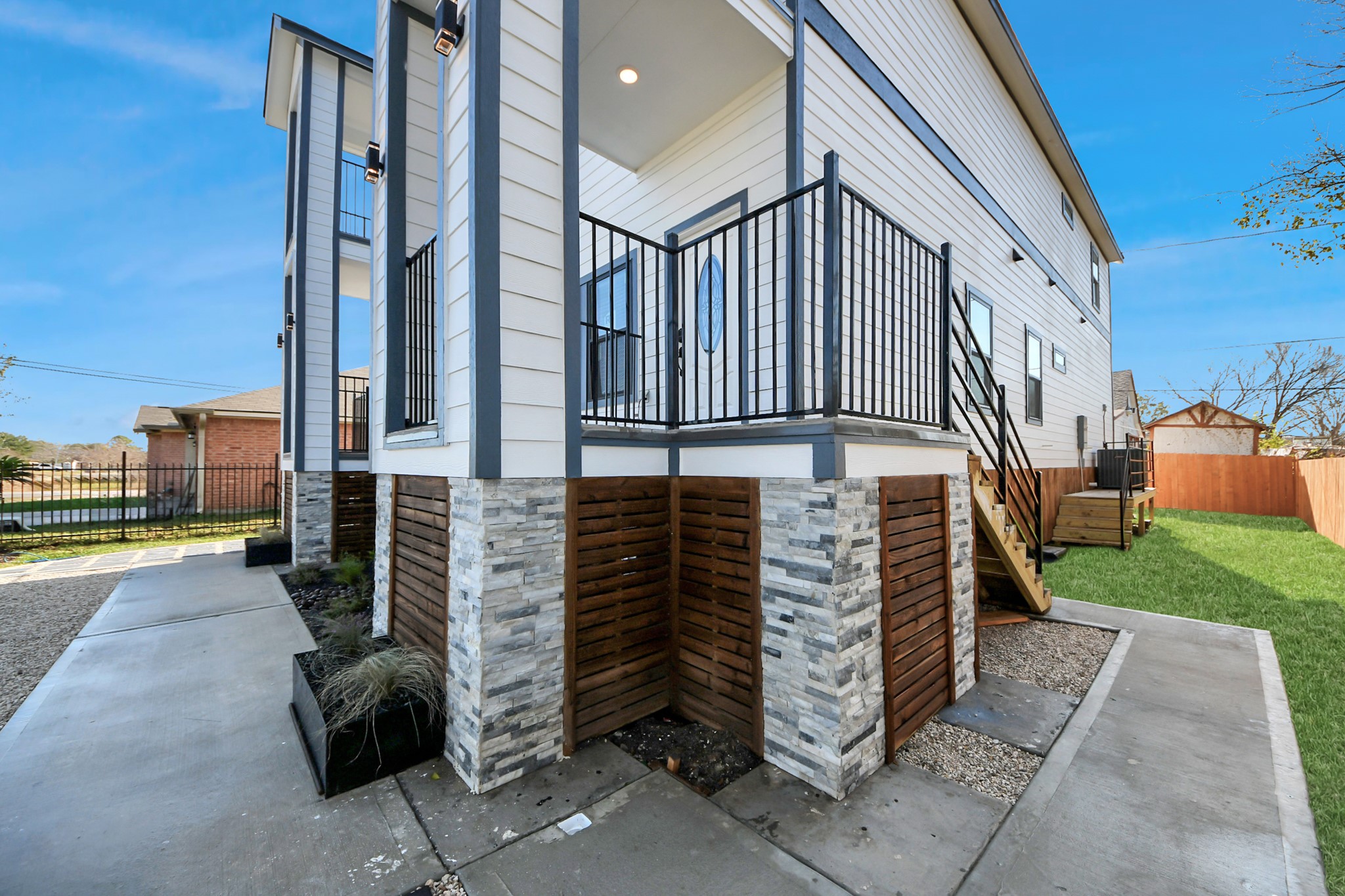 5226 Ricky Street Houston, TX 77033 - Photo 9 of 50