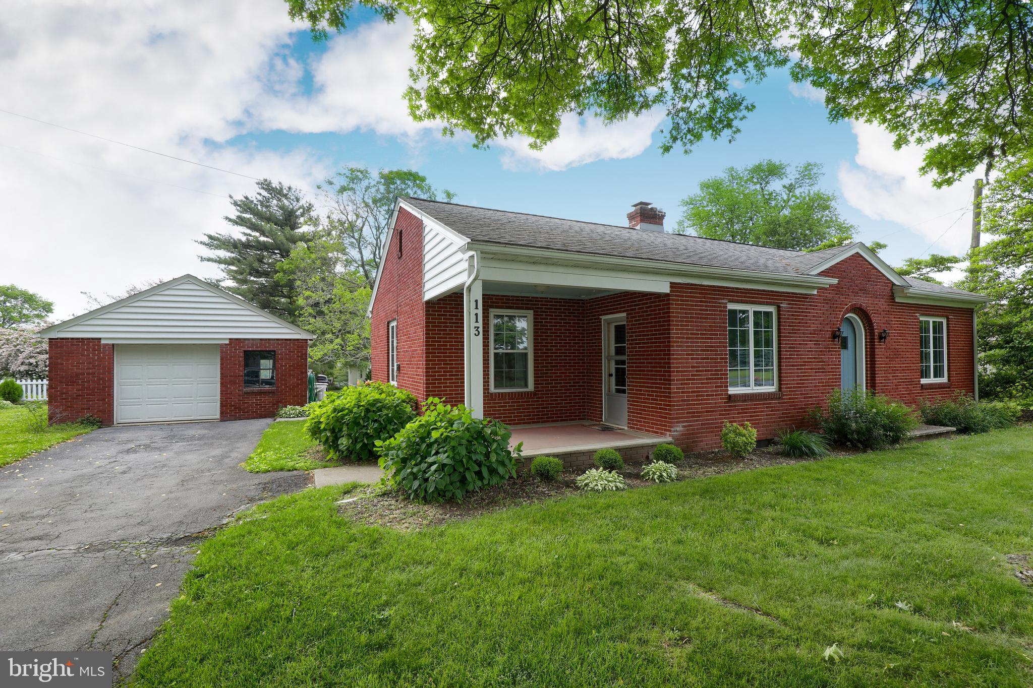 113 Chestnut Street Lititz, PA 17543 - Photo 1 of 19