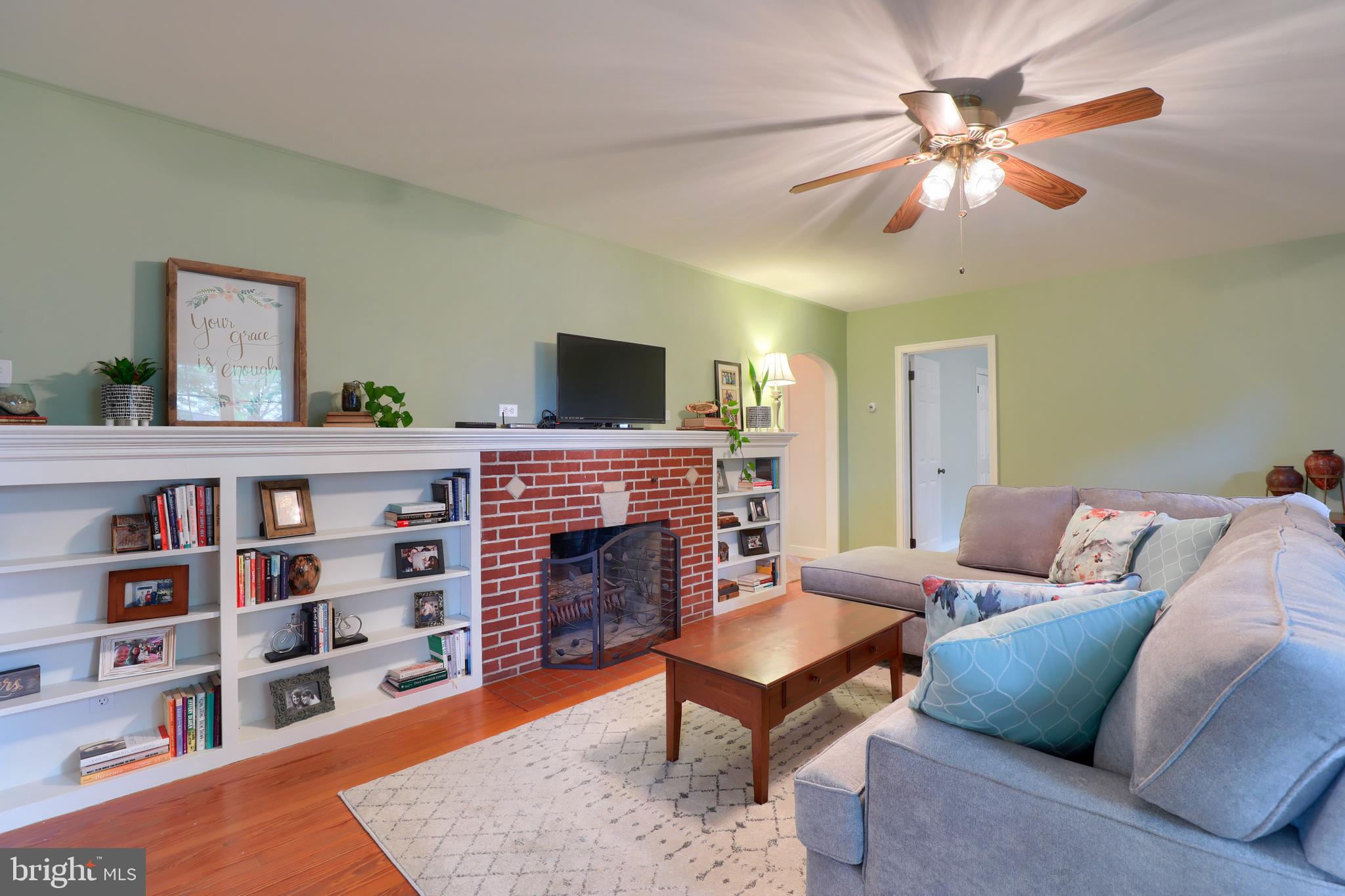 113 Chestnut Street Lititz, PA 17543 - Photo 9 of 19